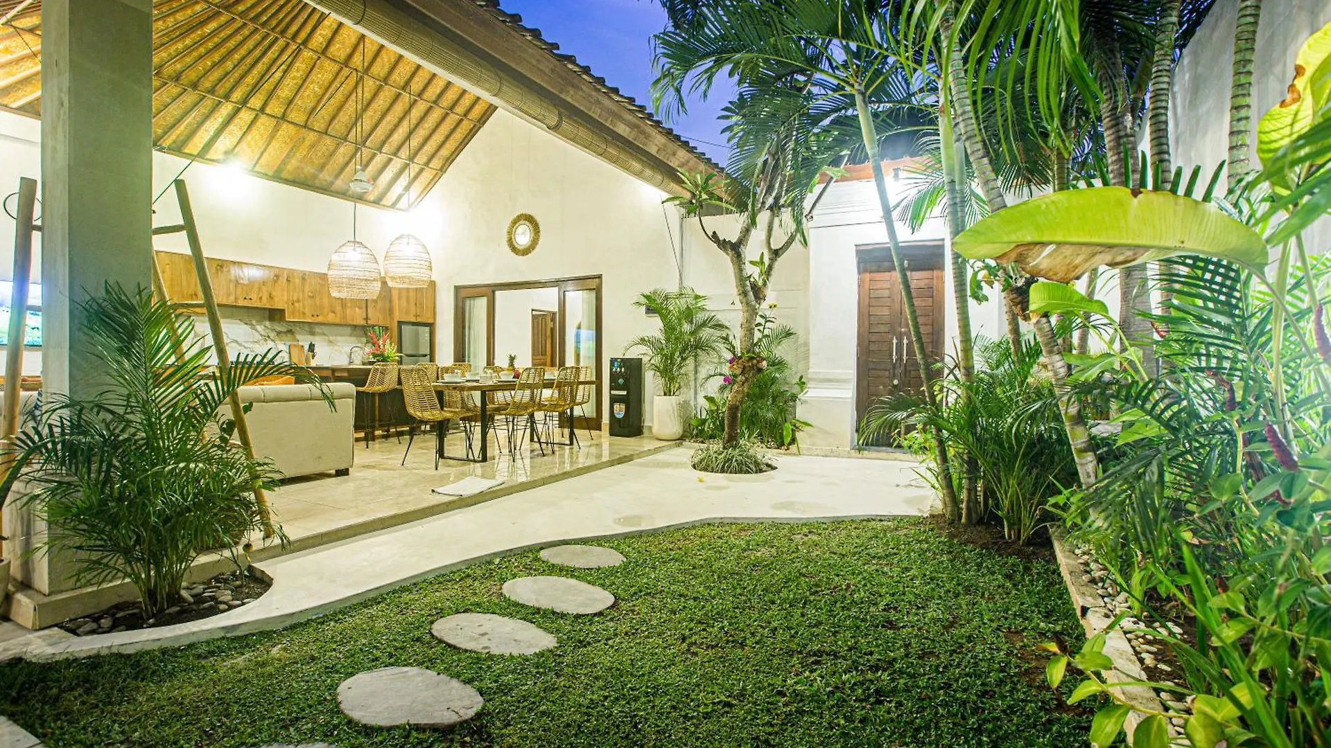 Villa Deba 2 By Bali Villa Solutions سمينياك إندونيسيا